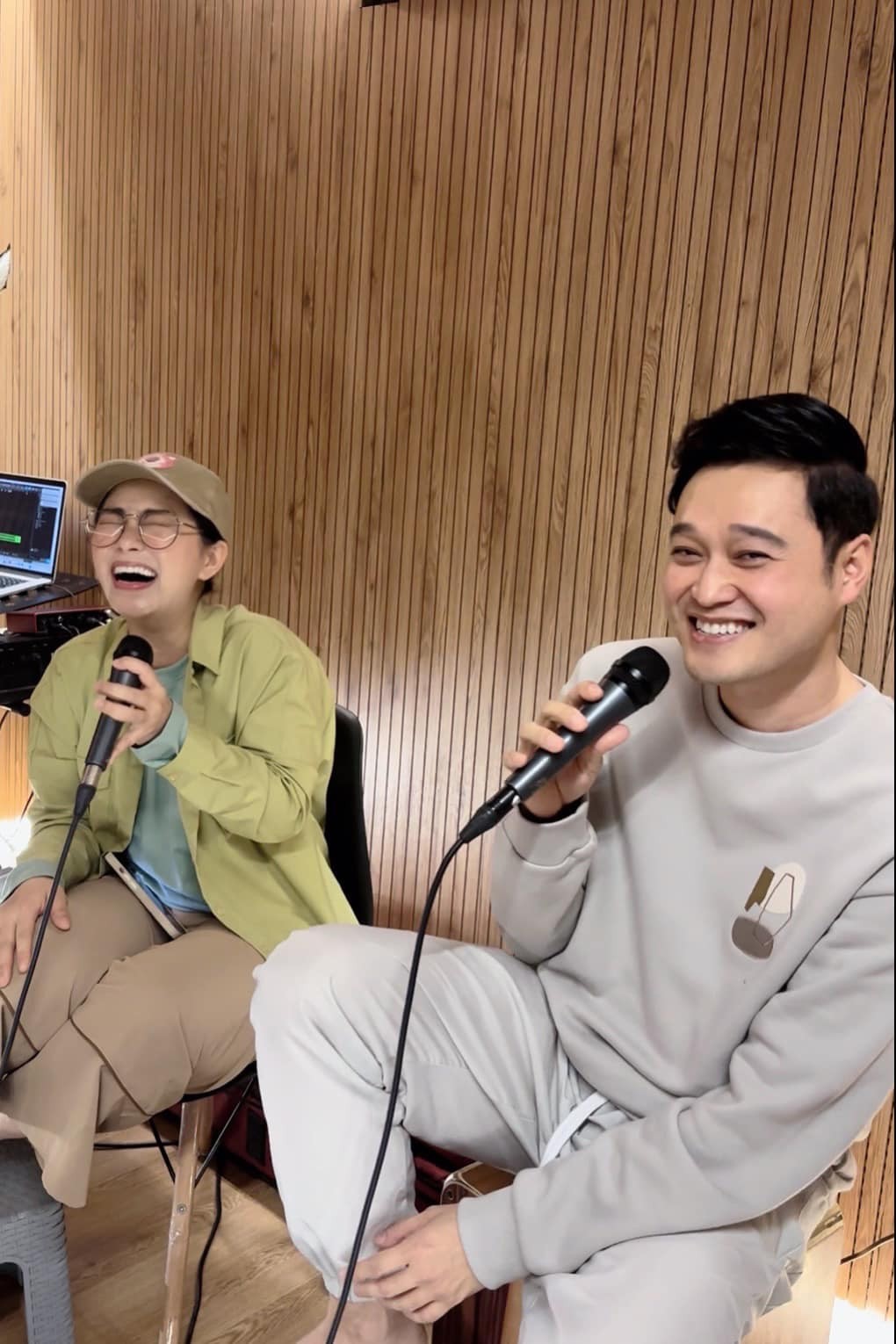 Sao Việt: Hoa hậu Lương Thùy Linh đọ dáng cùng Á hậu Trịnh Thùy Linh Sao Việt: Hoa hậu Lương Thùy Linh đọ dáng cùng Á hậu Trịnh Thùy Linh