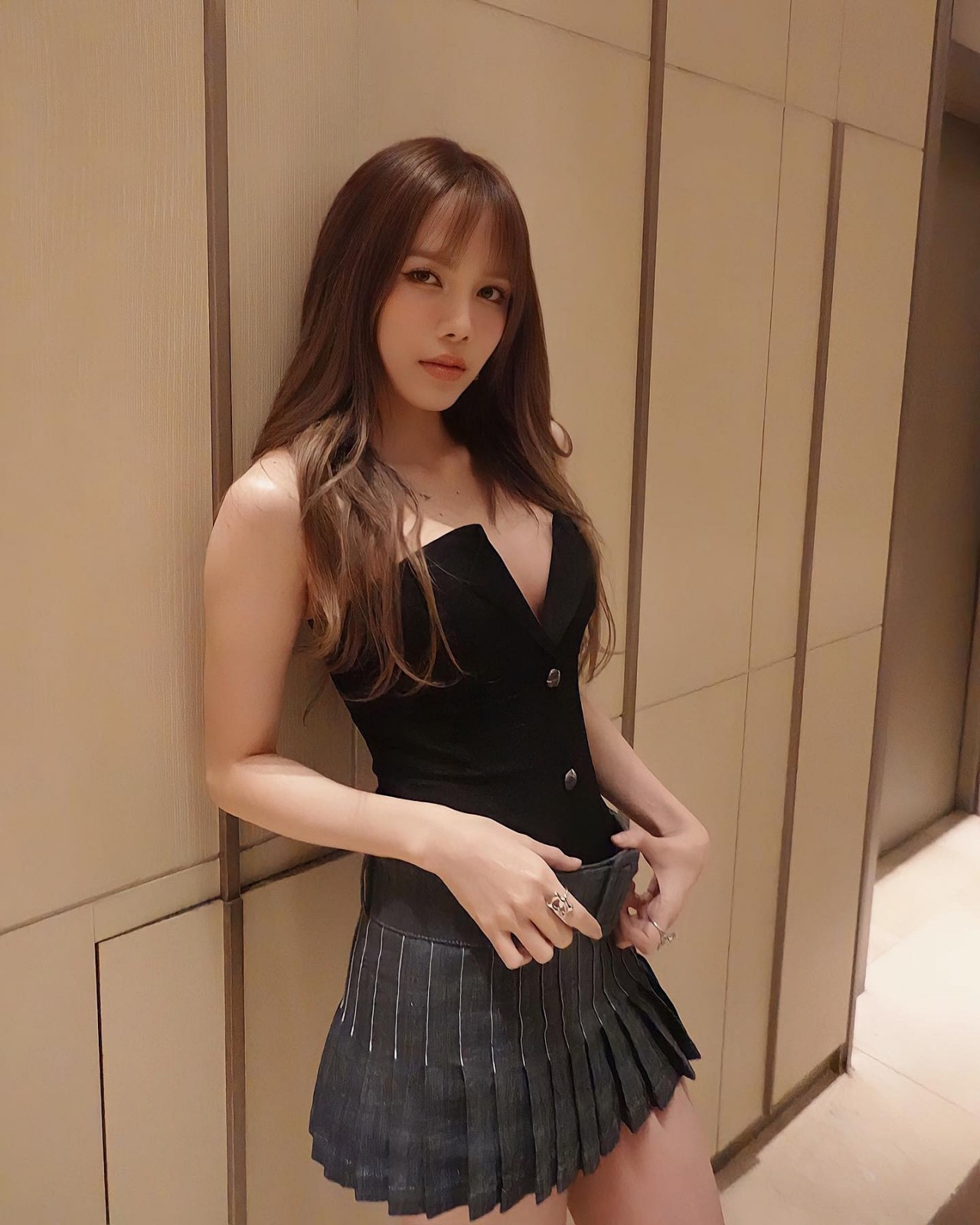 Sao Việt: Hoa hậu Lương Thùy Linh đọ dáng cùng Á hậu Trịnh Thùy Linh Sao Việt: Hoa hậu Lương Thùy Linh đọ dáng cùng Á hậu Trịnh Thùy Linh