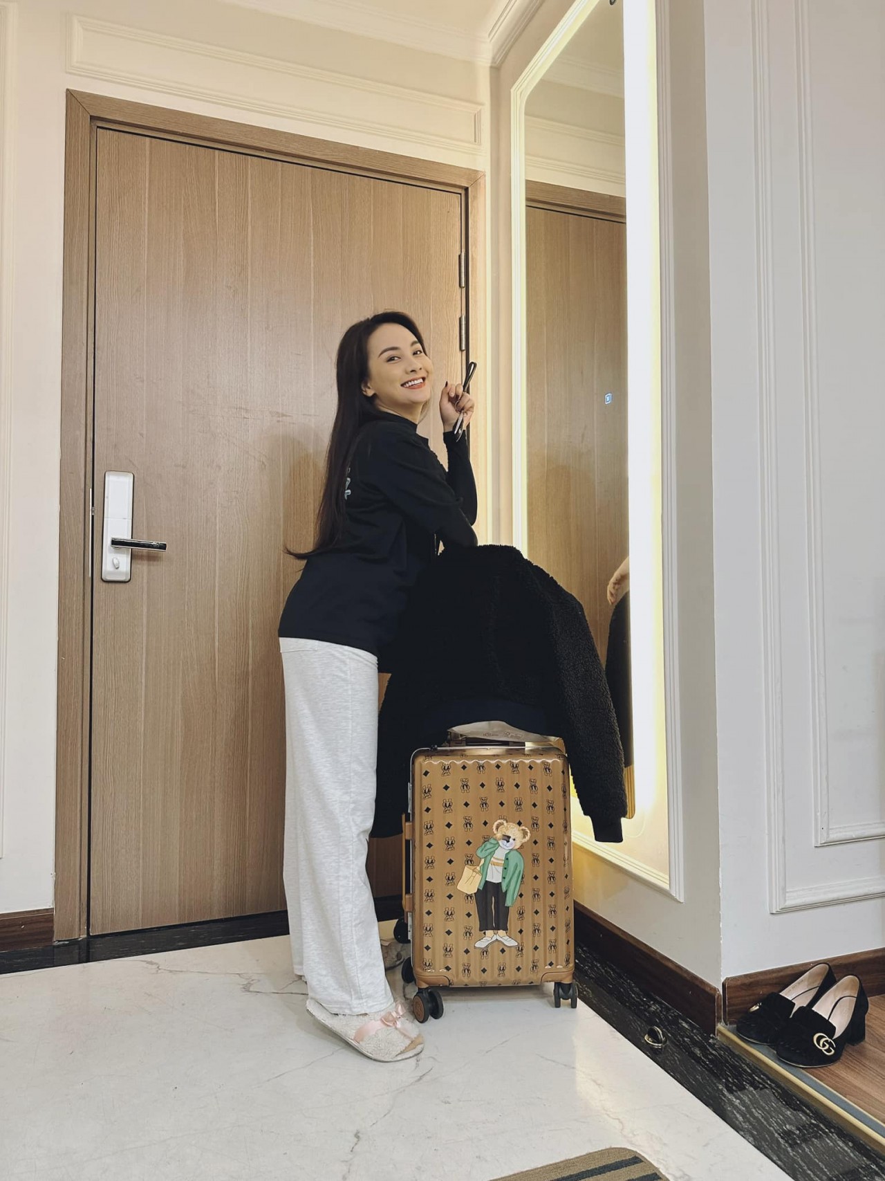 Sao Việt: Hoa hậu Lương Thùy Linh đọ dáng cùng Á hậu Trịnh Thùy Linh Sao Việt: Hoa hậu Lương Thùy Linh đọ dáng cùng Á hậu Trịnh Thùy Linh