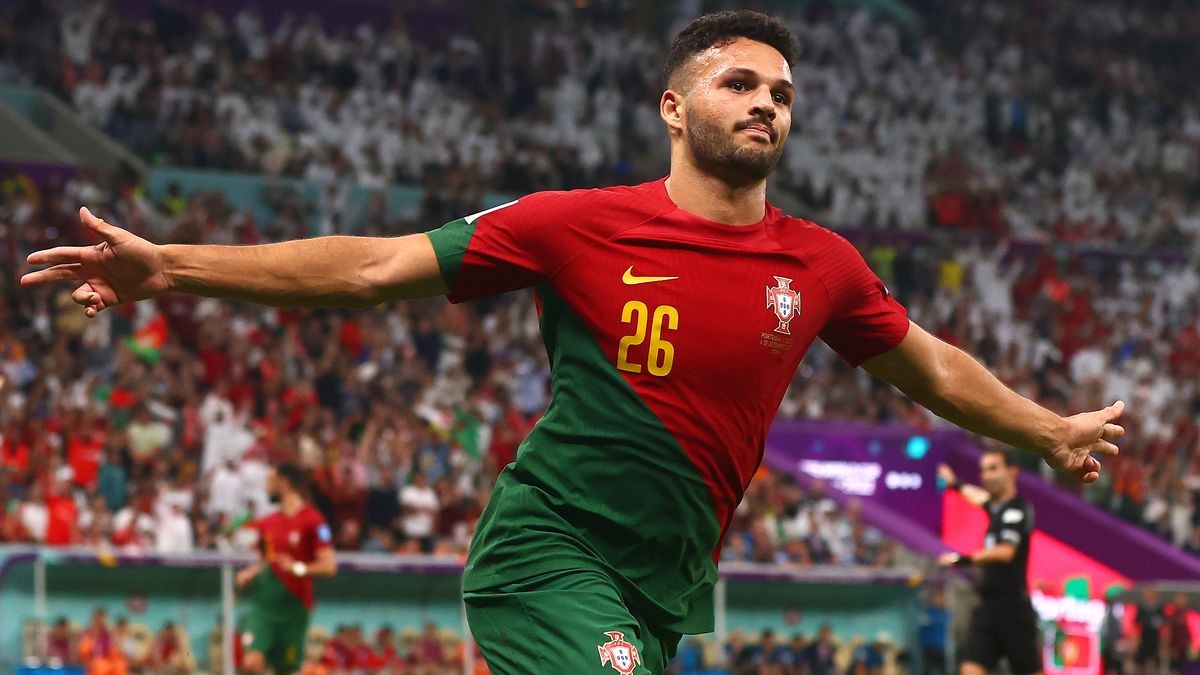 : Chelsea cần cầu thủ chất lượng; MU liên hệ Goncalo Ramos;