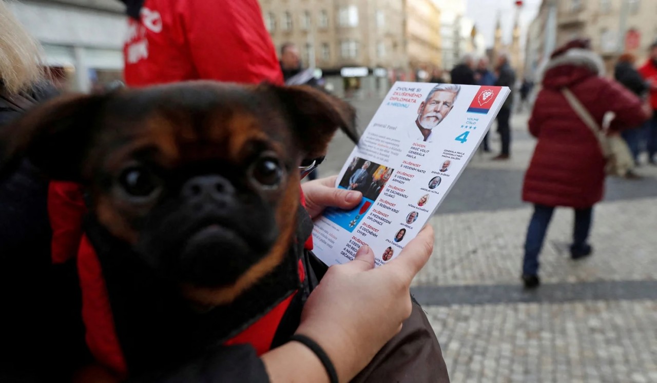 Ảnh ấn tượng tuần (2 8/1): Ukraine khai hỏa ‘vua pháo kéo’ 2A65 Msta-B, Nga ‘lập được ranh giới an toàn’ trước trừng phạt, Mỹ có tân Chủ tịch Hạ viện