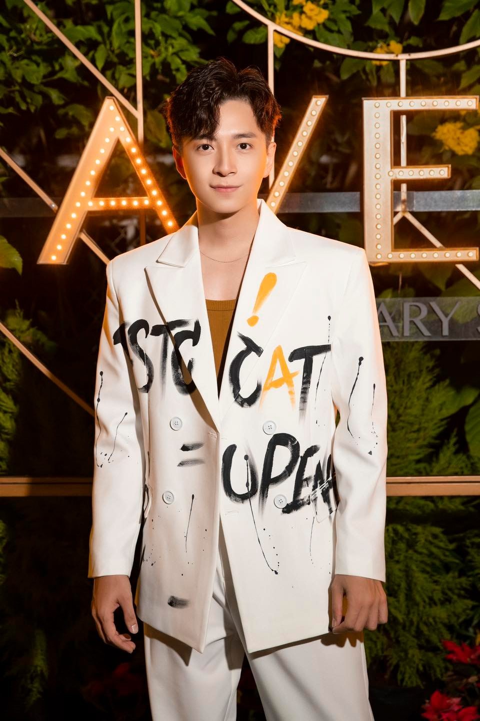 Ngô Kiến Huy đăng ảnh lịch lãm Ngô Kiến Huy đăng ảnh lịch lãm