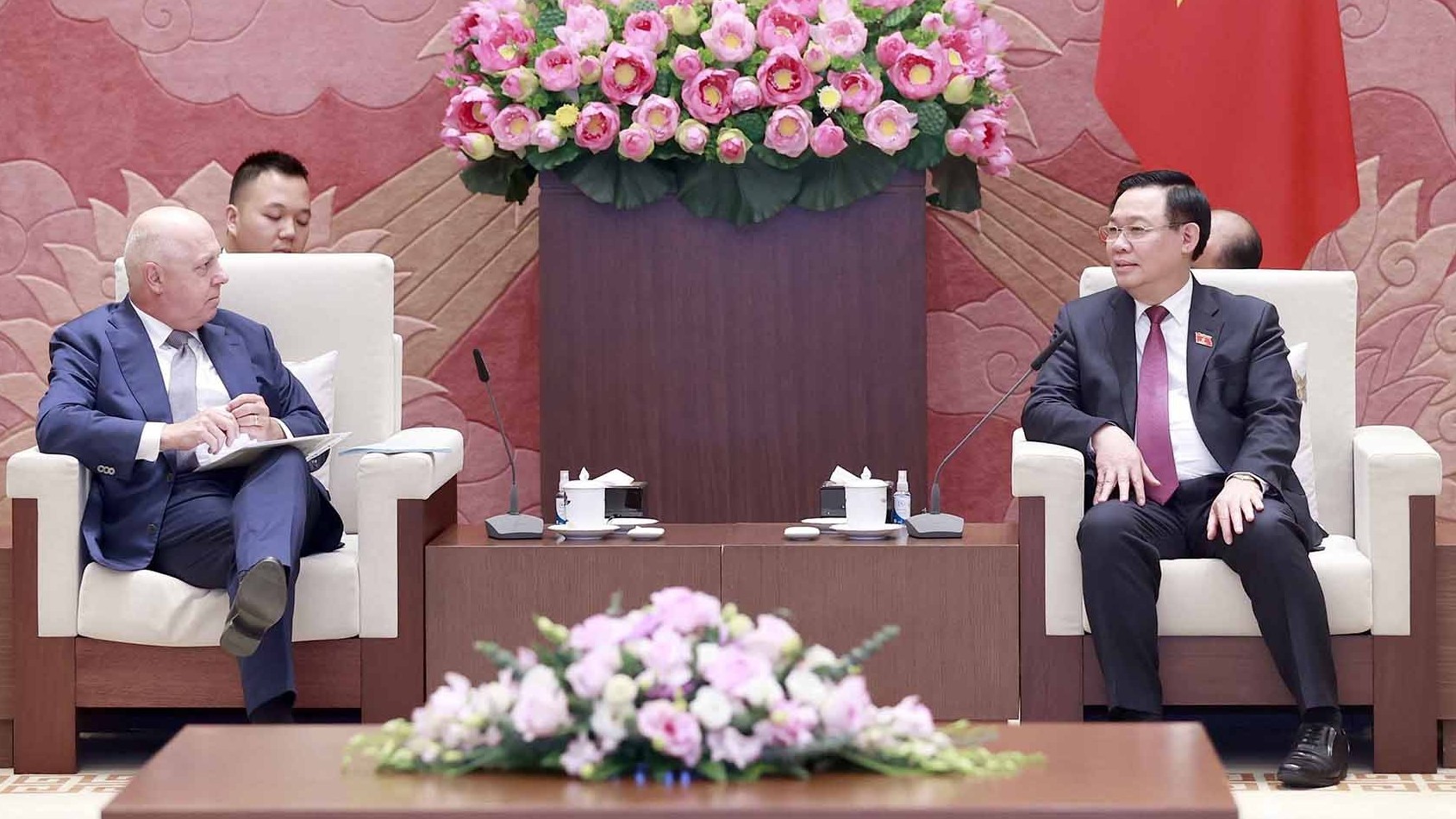 thuc day hop tac voi bang victoria australia trong cac linh vuc the manh