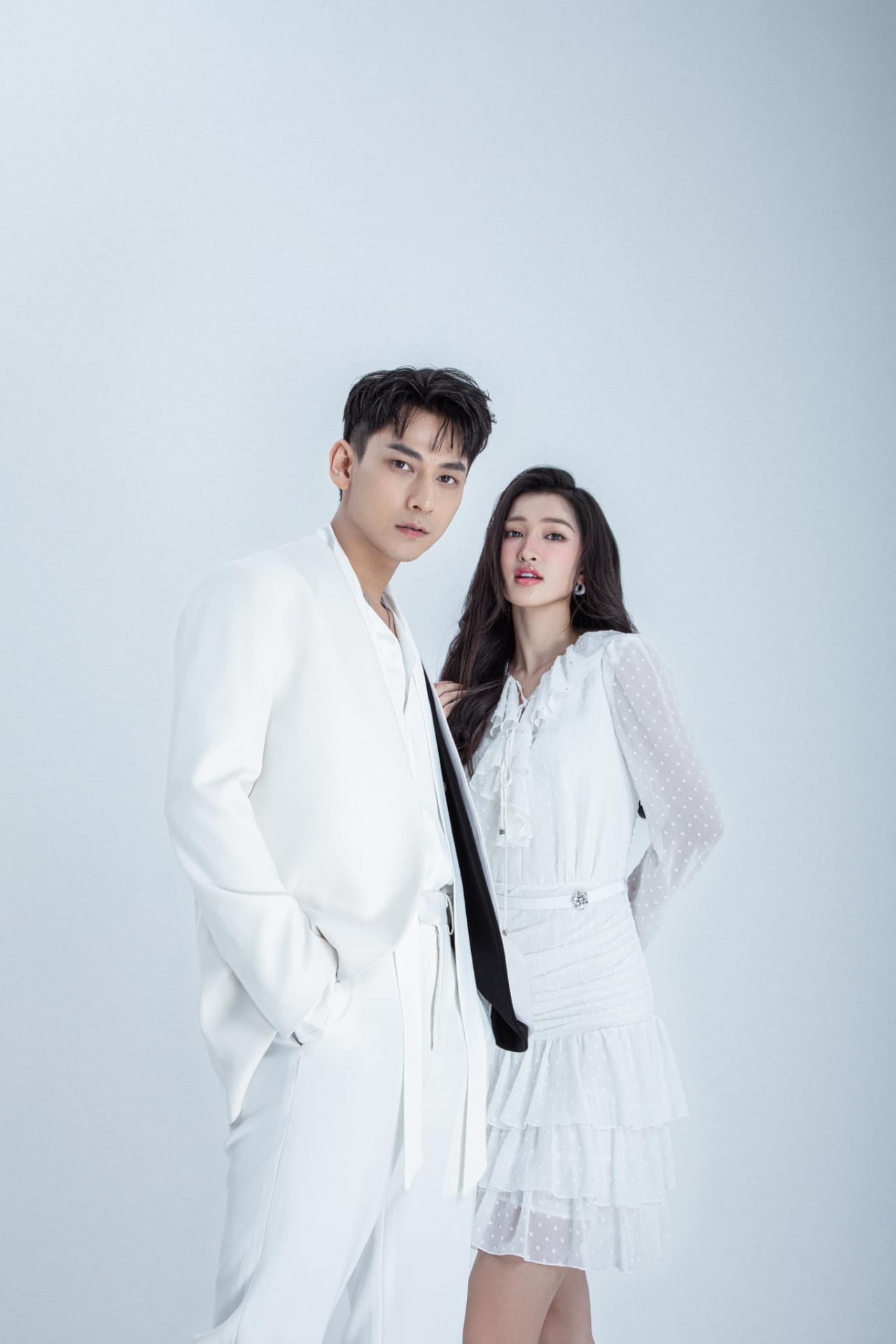 Cùng ngắm bộ ảnh tình tứ với Á hậu Phương Nhi và Isaac