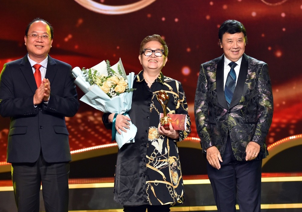 Nhan Phúc Vinh, Ninh Dương Lan Ngọc bất ngờ đoạt giải Mai Vàng