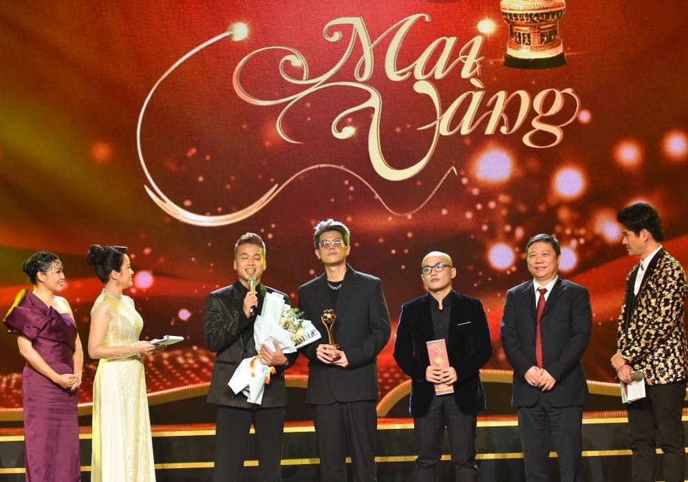 Nhan Phúc Vinh, Ninh Dương Lan Ngọc bất ngờ đoạt giải Mai Vàng