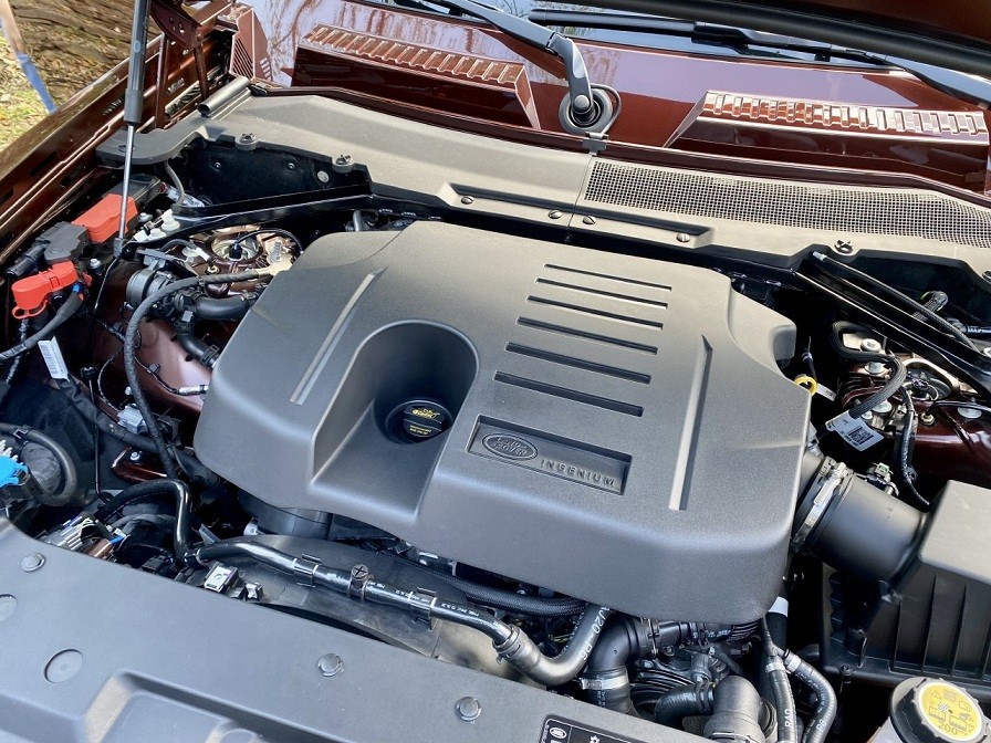 Cận cảnh chi tiết Land Rover Defender 130 tại Việt Nam, giá gần 6 tỷ đồng