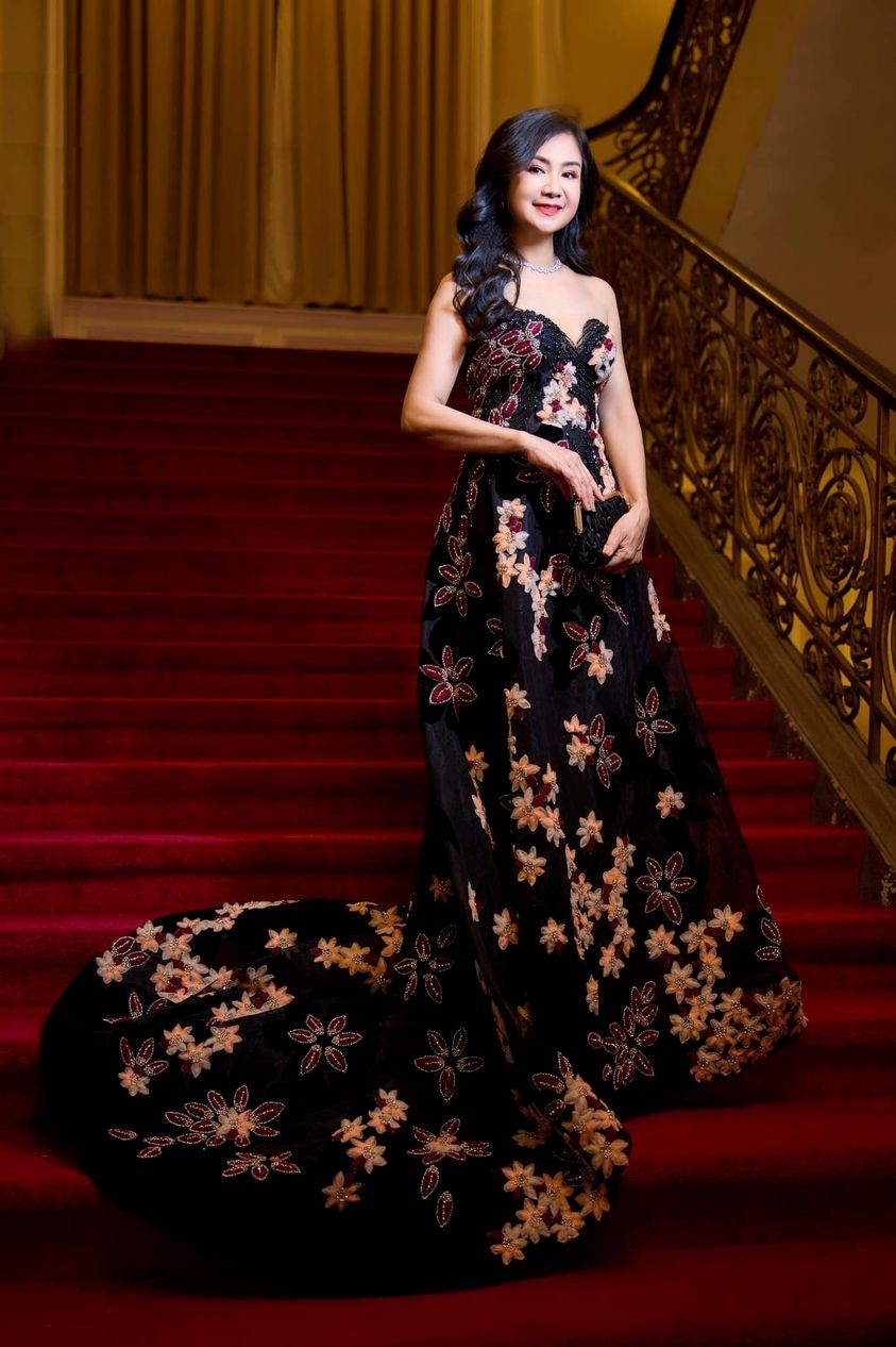 NSND Thu Hà 'hóa nàng thơ'