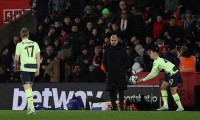 Carabao Cup: Man City bất ngờ thua Southampton; Man Utd rộng cửa đi tiếp