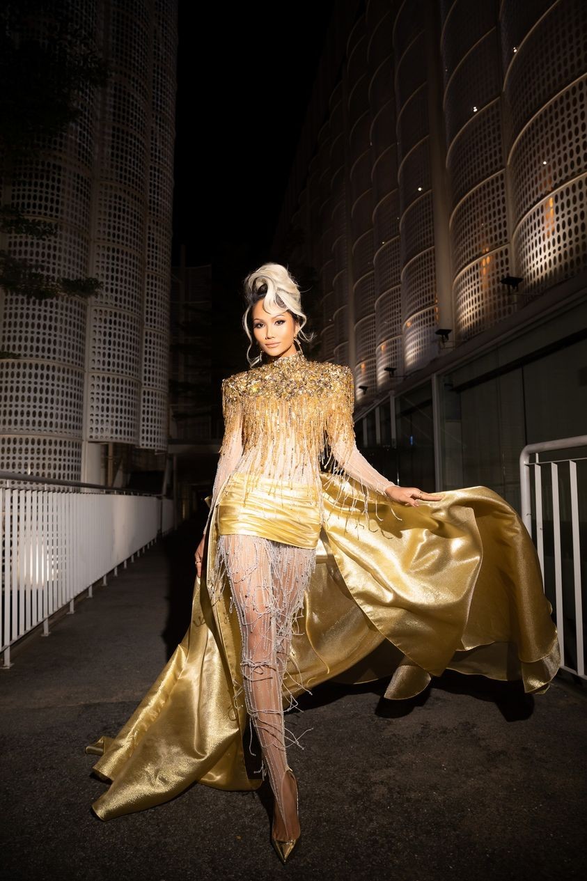 Sao Việt: Diễm My 9X