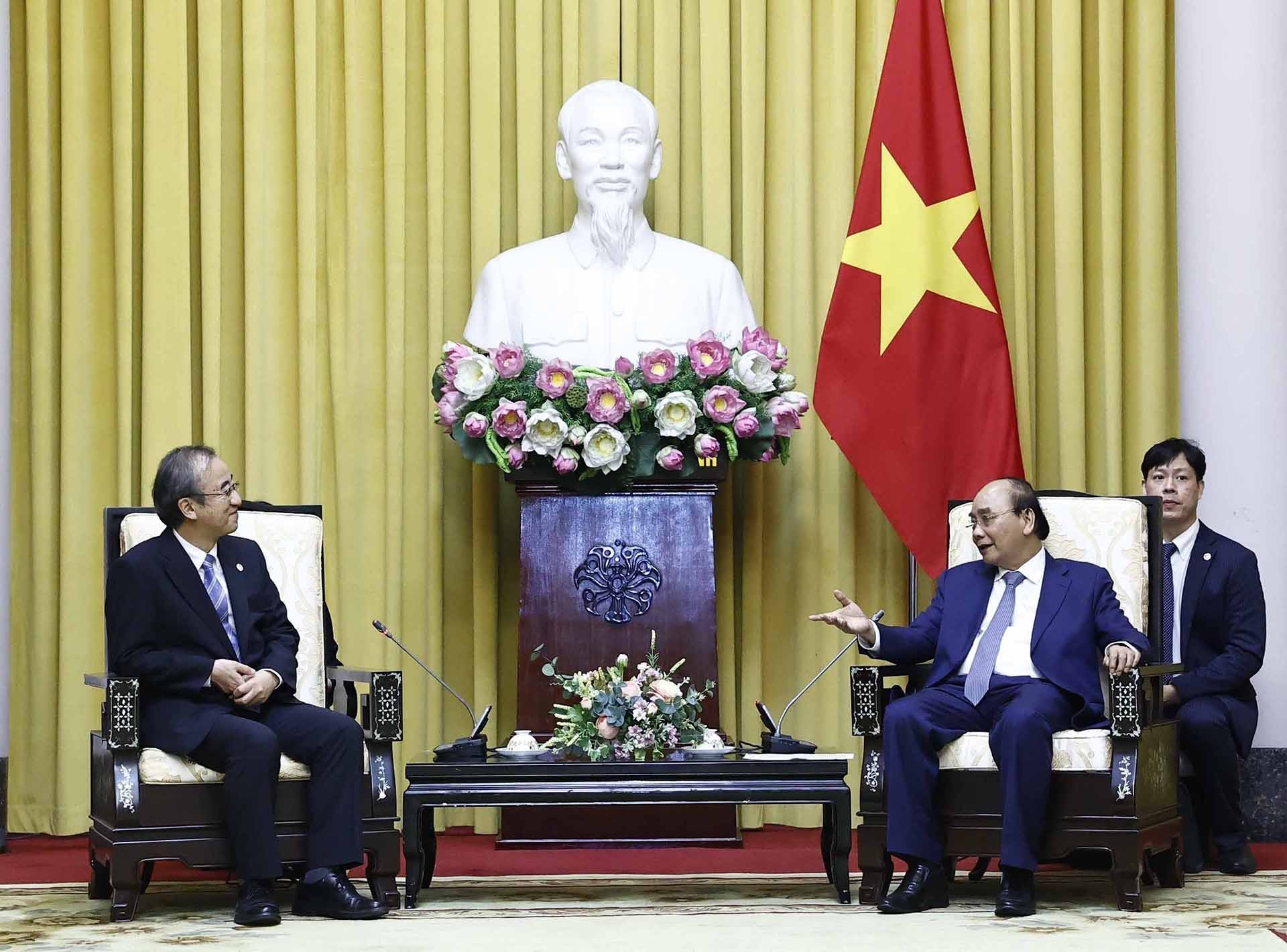 Chủ tịch nước Nguyễn Xuân Phúc tiếp ông Hanazumi Hideyo, Thống đốc tỉnh Niigata, Nhật Bản. (Nguồn: TTXVN)