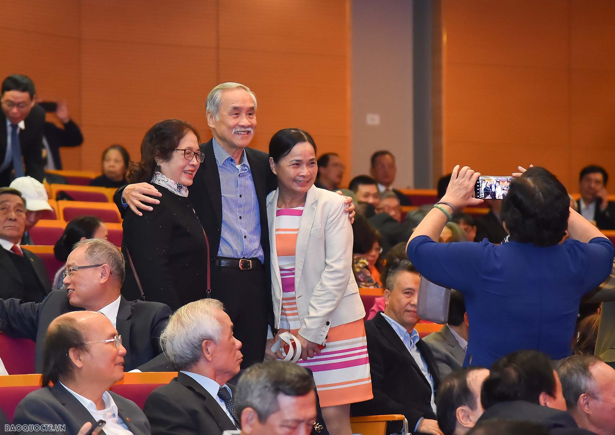 Bộ trưởng Bùi Thanh Sơn chúc Tết cán bộ hưu trí Bộ Ngoại giao Bộ trưởng Bùi Thanh Sơn chúc Tết cán bộ hưu trí Bộ Ngoại giao