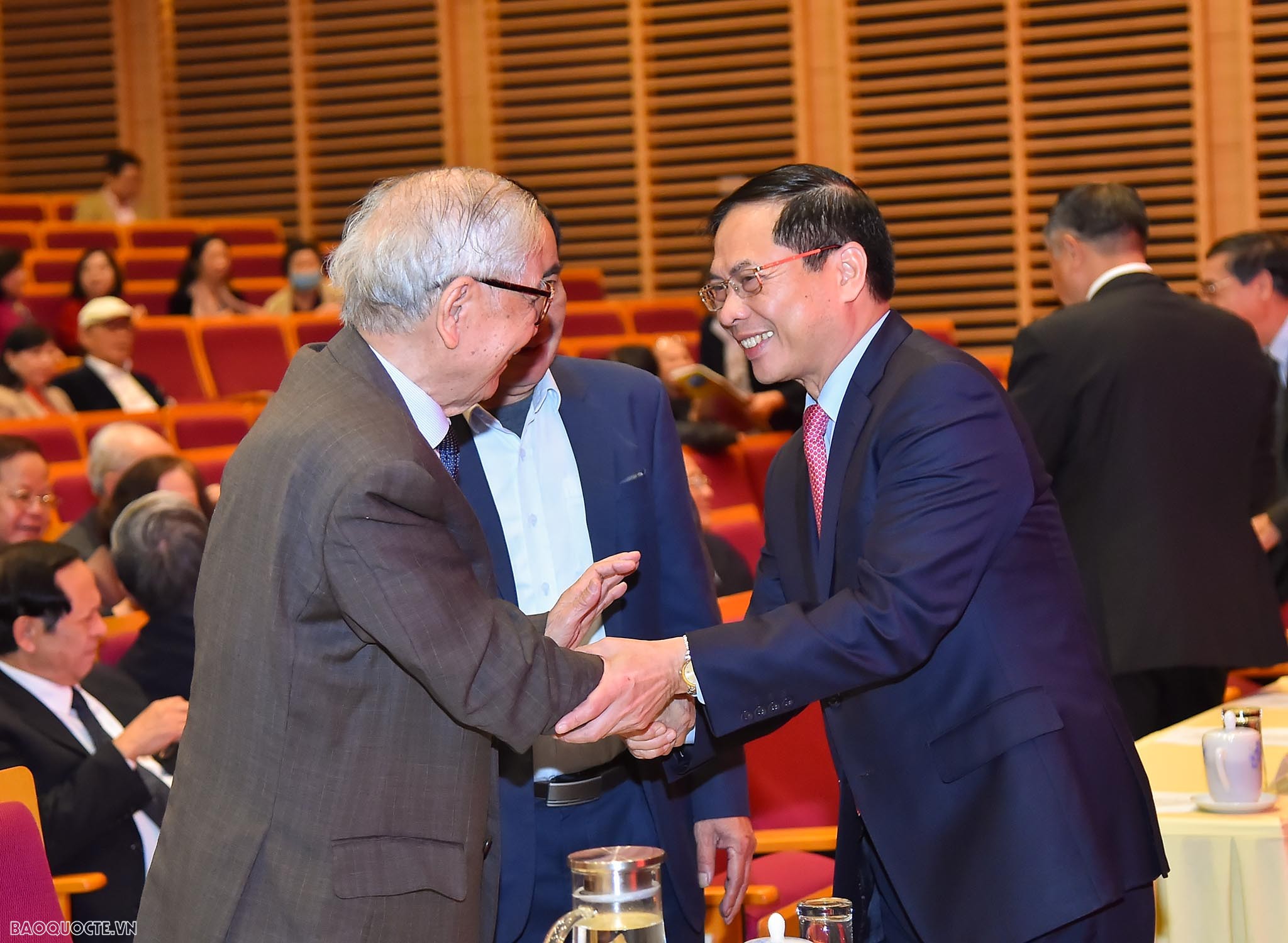 Bộ trưởng Bùi Thanh Sơn chúc Tết cán bộ hưu trí Bộ Ngoại giao Bộ trưởng Bùi Thanh Sơn chúc Tết cán bộ hưu trí Bộ Ngoại giao