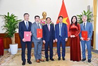 Bộ Ngoại giao trao quyết định điều động, phân công công tác cán bộ cấp Vụ