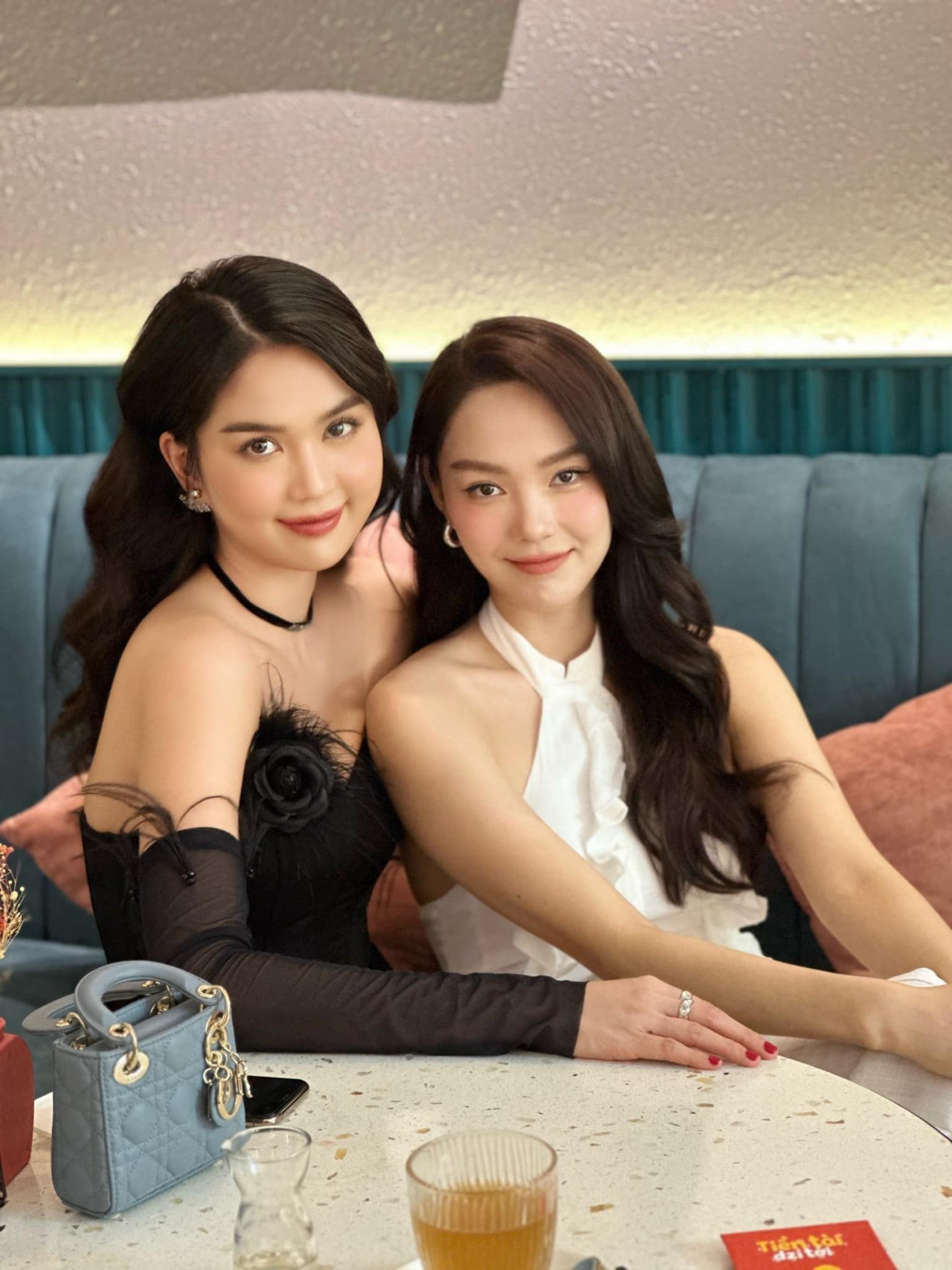 Minh Hằng, Ngọc Trinh sexy