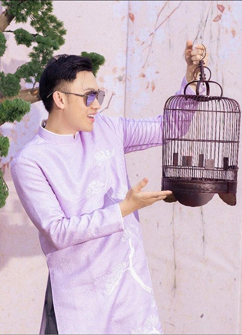 Sao Việt: Siêu mẫu Thanh Hằng khoe tóc mới, H'Hen Niê khiến các fan thích thú,