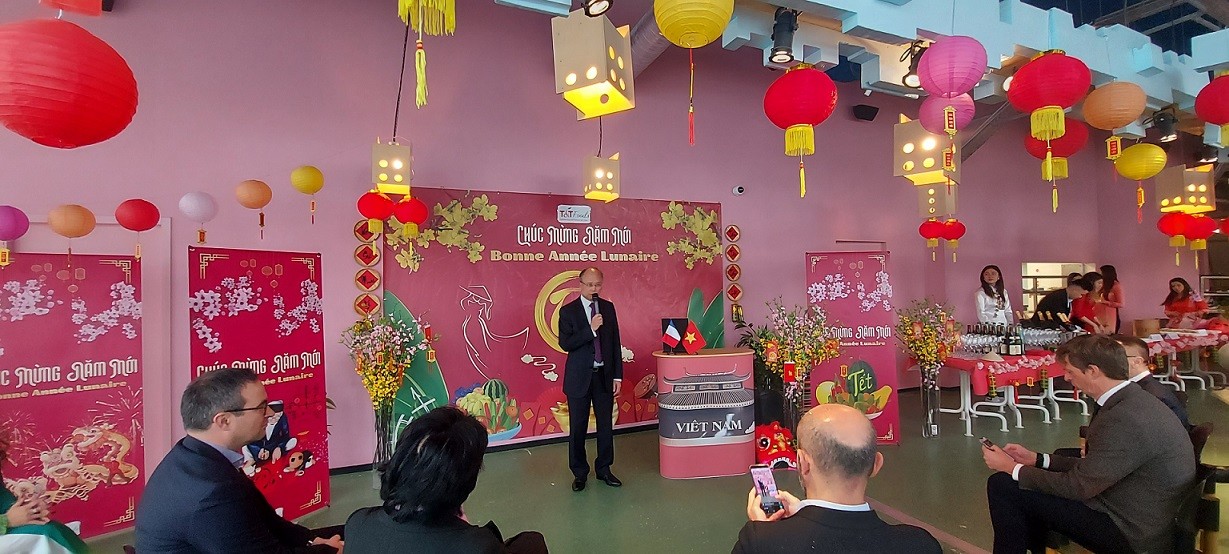 Gạo Lộc Trời, nem rán, mỳ, miến, cà phê Việt Nam lên kệ siêu thị Pháp