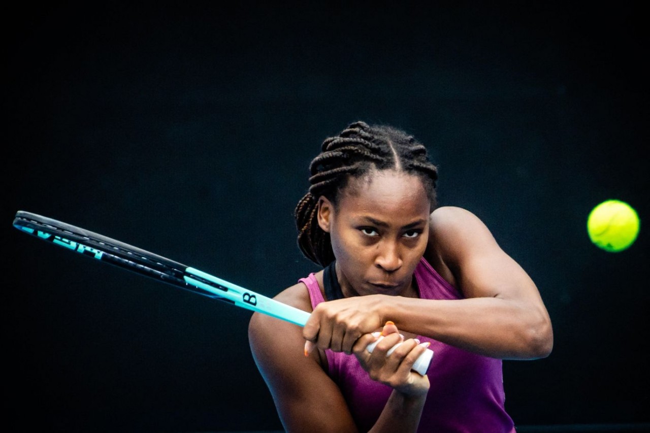 Ảnh ấn tượng tuần (9-15/1): Ông Putin nói mọi nỗ lực gây tổn hại kinh tế Nga không thành hiện thực, lính Ukraine bắn súng cối, lũ lụt nặng ở Mỹ