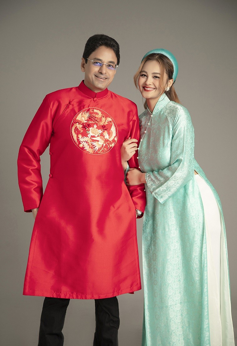 Gia đình Hoa hậu Diệu Hoa chọn áo dài Ngọc Hân trong bộ ảnh kỷ niệm năm 2023