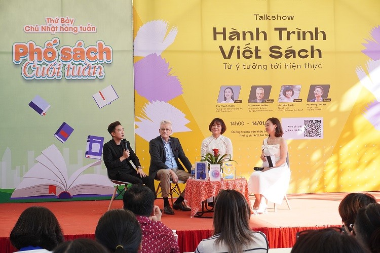 Hành trình để có cuốn sách mang tên mình Hành trình để có cuốn sách mang tên mình