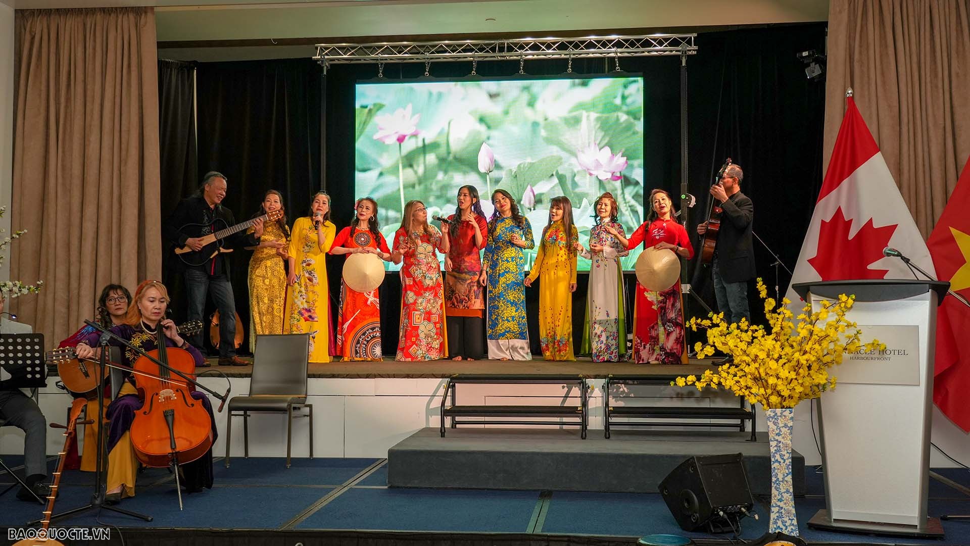 Nồng ấm Xuân Quê hương Quý Mão tại Vancouver, Canada Nồng ấm Xuân Quê hương Quý Mão tại Vancouver, Canada