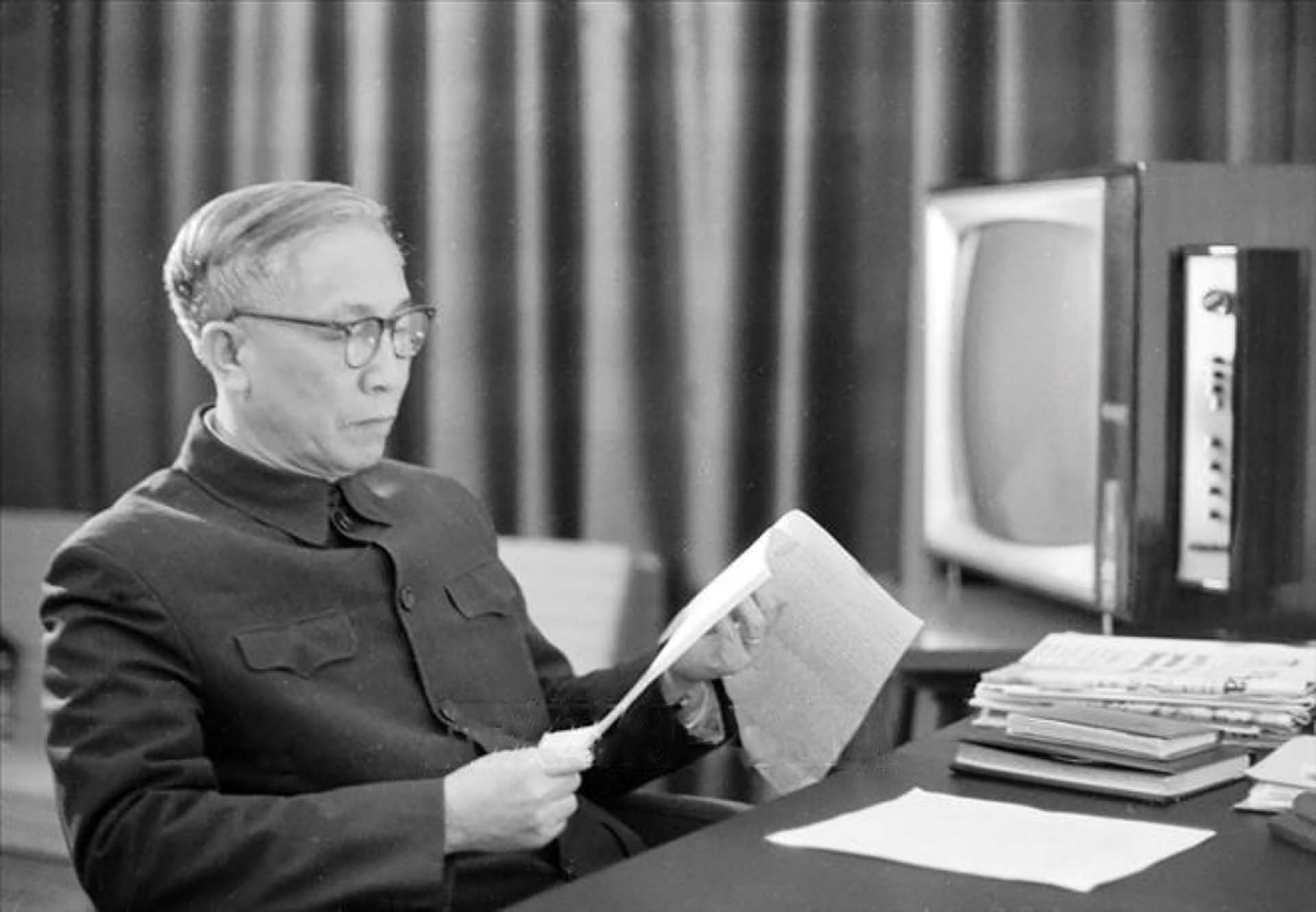 Chân dung đồng chí Lê Đức Thọ. Chân dung đồng chí Lê Đức Thọ.