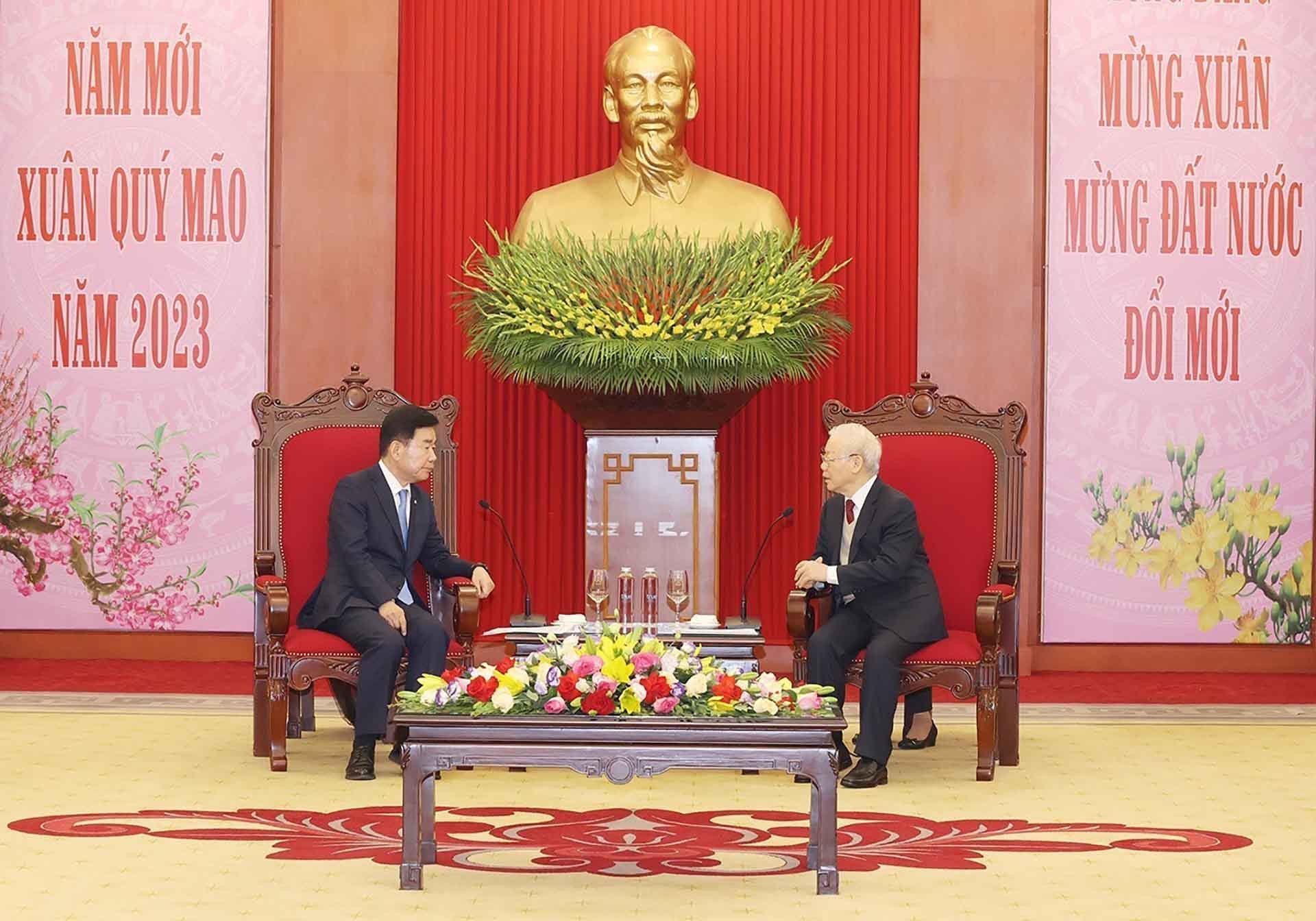 Tổng Bí thư Nguyễn Phú Trọng tiếp Chủ tịch Quốc hội Hàn Quốc Kim Jin Pyo. (Nguồn: TTXVN)