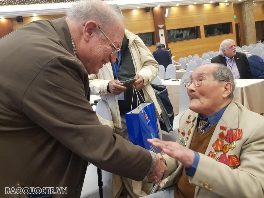 Người Mỹ từng bị bắt vì biểu tình chống chiến tranh Việt Nam và nỗ lực góp phần hòa giải quan hệ giữa hai cựu thù Người Mỹ từng bị bắt vì biểu tình chống chiến tranh Việt Nam và nỗ lực góp phần hòa giải quan hệ giữa hai cựu thù