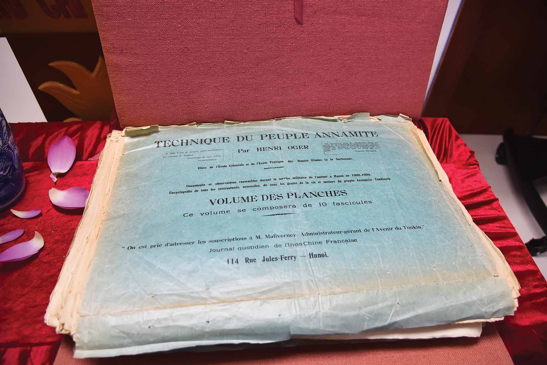 Album ảnh “Kỹ thuật của người An Nam” về các ngành nghề ở Việt Nam đầu thế kỷ XX.