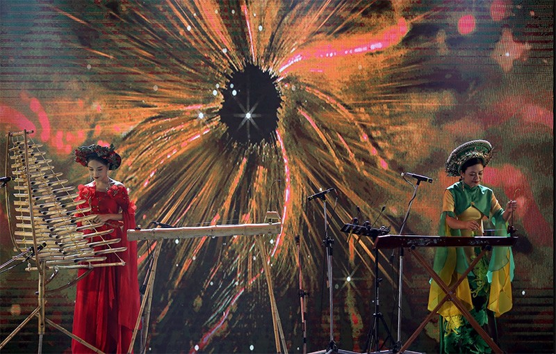 Nghệ sĩ C asean Consonant tỏa sáng tại Liên hoan Âm nhạc ASEAN 2022 Nghệ sĩ C asean Consonant tỏa sáng tại Liên hoan Âm nhạc ASEAN 2022