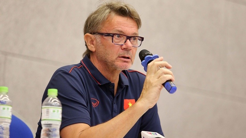 hlv philippe troussier nhan luong 4 ty dongthang