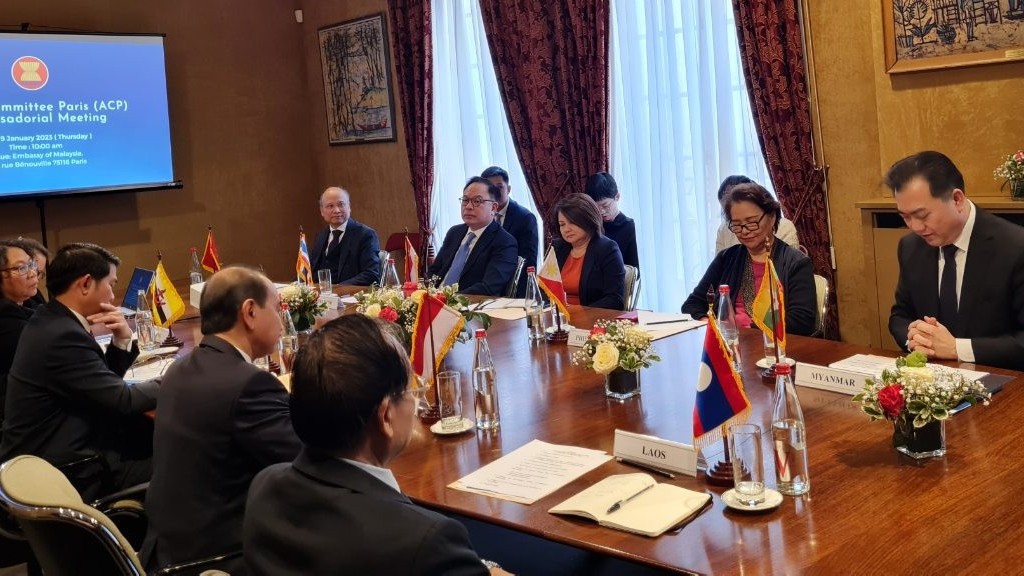 nhieu noi dung quan trong trong cuoc hop uy ban asean tai paris