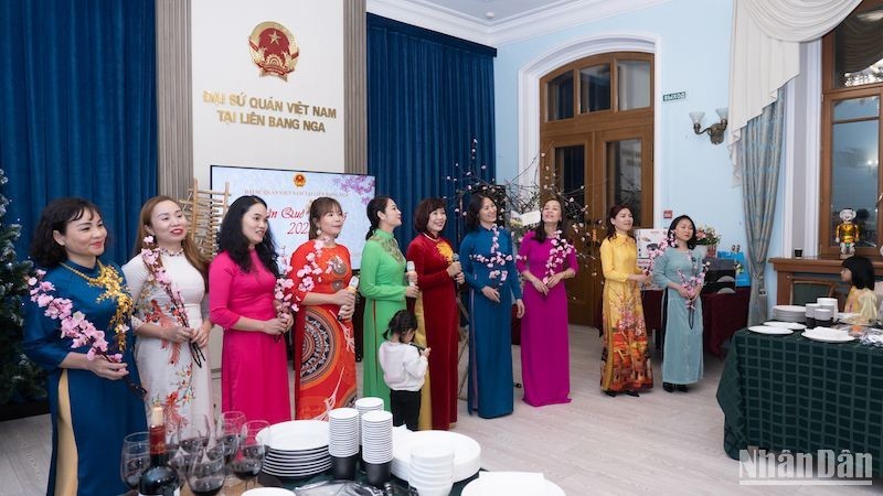 Đại sứ quán Việt Nam tại Nga rộn ràng đón Xuân Quý Mão 2023