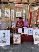 Câu chuyện về người đưa thư pháp Việt giới thiệu tại Australia