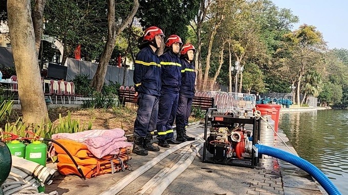 Hà Nội sẵn sàng cho trận địa pháo hoa rực rỡ bên Hồ Gươm đêm giao thừa