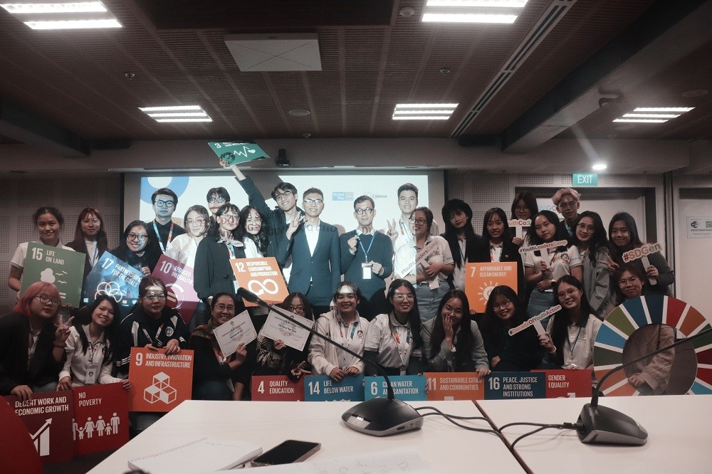 Ban Điều hành 2030YFV cùng khách mời chụp ảnh kỷ niệm. (Nguồn: 2030YFV)