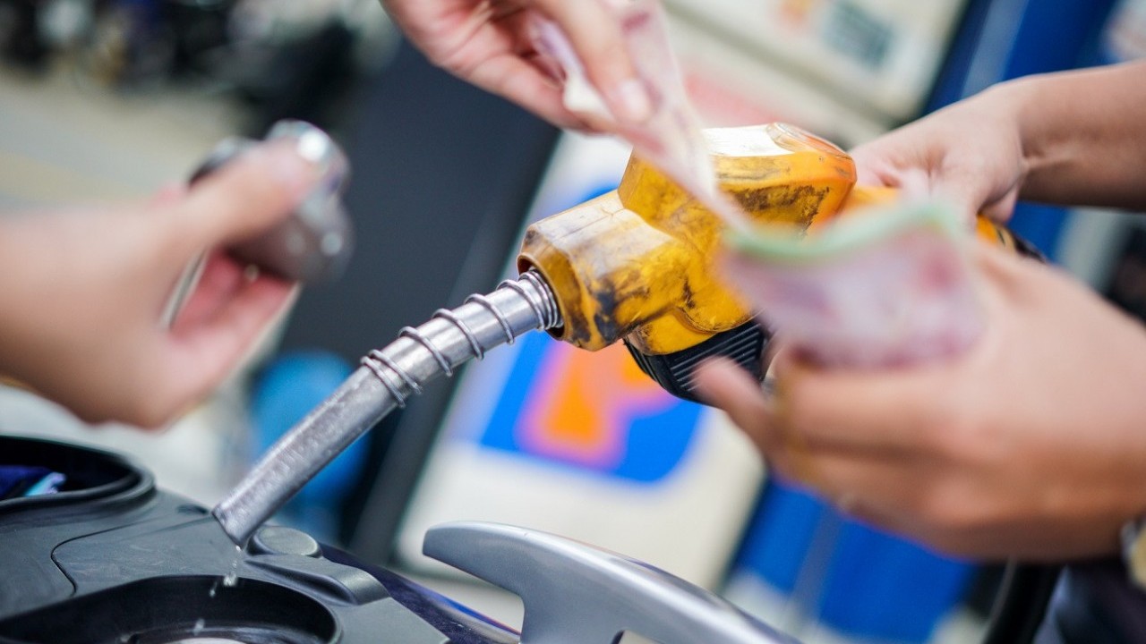 gia xang dau hom nay 61 leo doc khong ngung