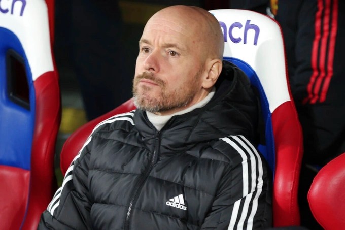 HLV Erik Ten Hag tự tin trước cuộc làm khách trên sân của Arsenal tối nay (Ảnh: AP).