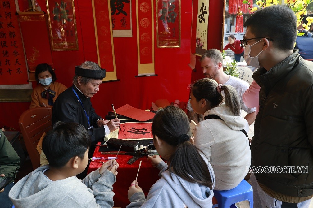 Náo nhiệt Hội chữ Xuân Quý Mão 2023