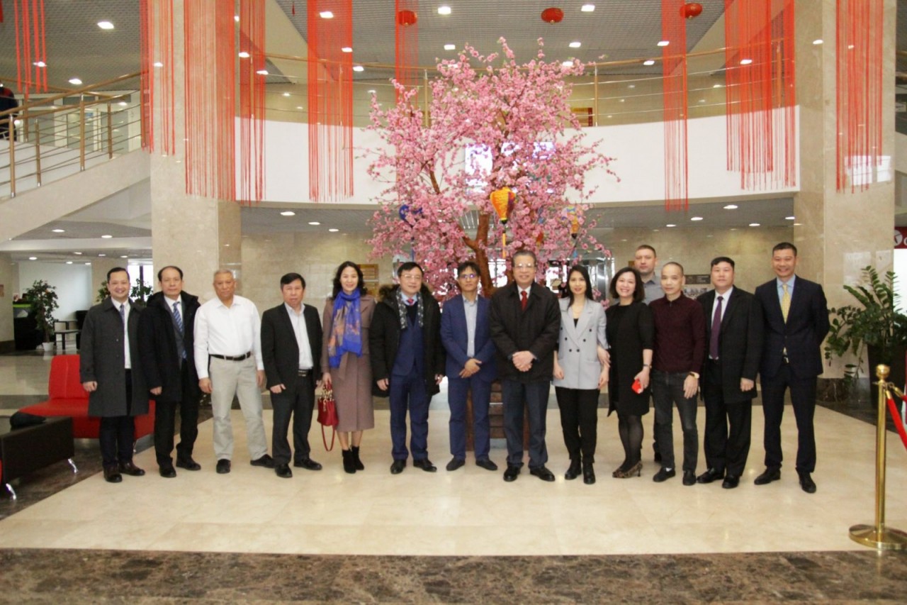 Đại sứ Đăng Minh Khôi thăm và chúc Tết cộng đồng người Việt tại Nga