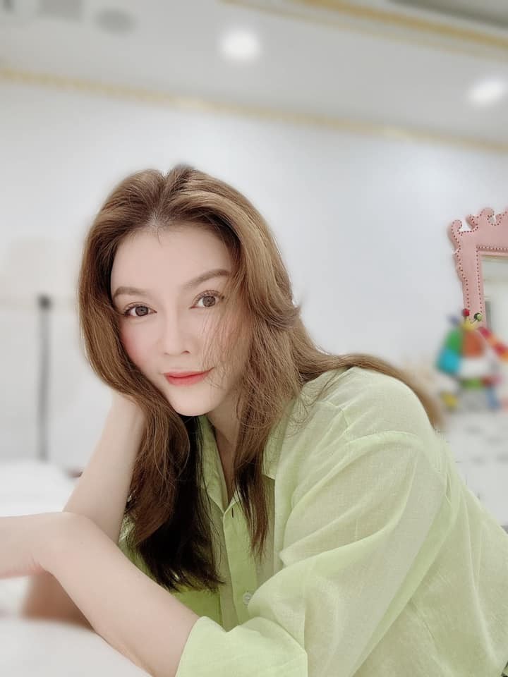 Lý Nhã Kỳ hóa nữ sinh ngày đầu năm Lý Nhã Kỳ hóa nữ sinh ngày đầu năm