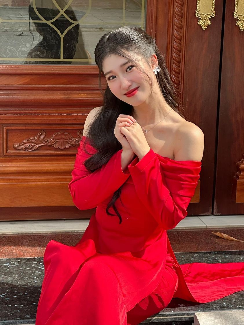 Ngắm nhan sắc Á hậu Phương Nhi