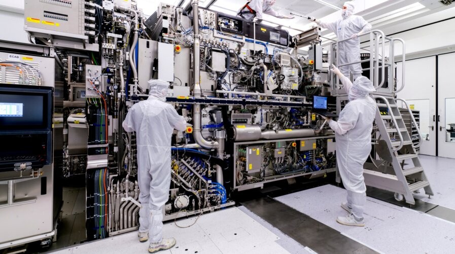 Nhật Bản, Hà Lan dự kiến cùng Mỹ áp đặt hạn chế đối với công nghệ chip Trung Quốc