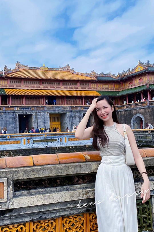 Sao Việt du Xuân: Phương Oanh xinh đẹp ở Hàn Quốc,