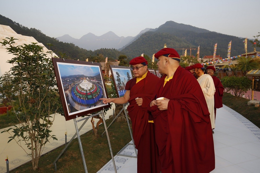 Triển lãm ảnh Pháp vũ Rồng Thiêng, 15 năm hoằng pháp của Đức Gyalwang Drukpa tại Việt Nam