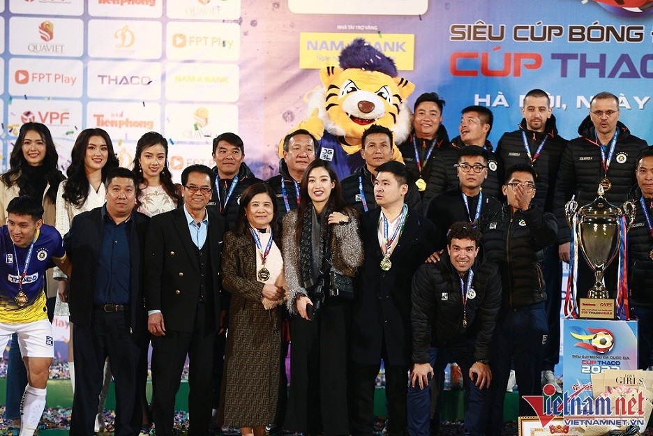 Hoa hậu Đỗ Mỹ Linh