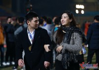 Hoa hậu Đỗ Mỹ Linh rạng rỡ cổ vũ trận siêu cup CLB Hà Nội vs Hải Phòng