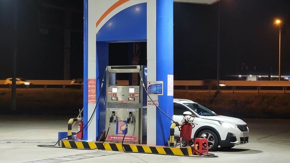 gia xang dau hom nay 264 tang chua den 1 usd trong nuoc gia xang giam hon 300 donglit