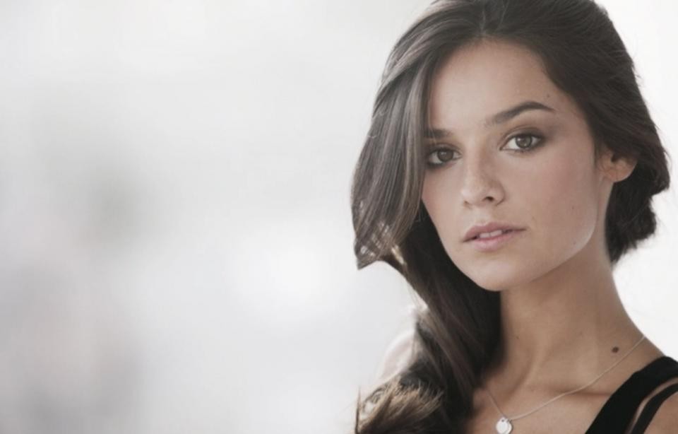 Nhan sắc vợ sắp cưới của Song Joong Ki