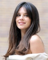 Soi nhan sắc vợ sắp cưới của tài tử Song Joong Ki